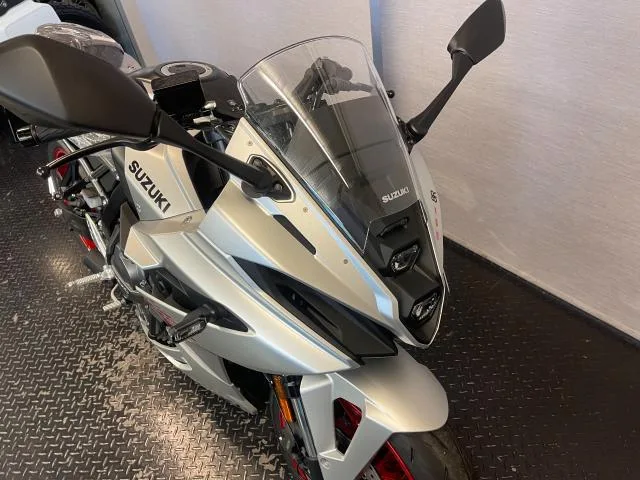 Suzuki GSX-8R EM1AA 2026 — миниатюра 5
