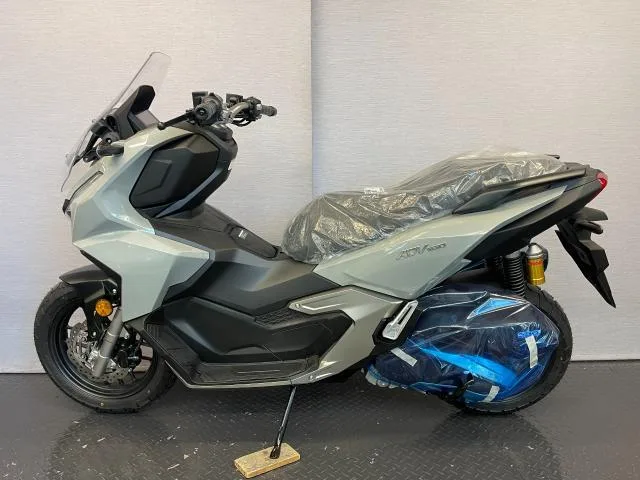 Honda ADV160 8BK-KF54 2025 — миниатюра 4