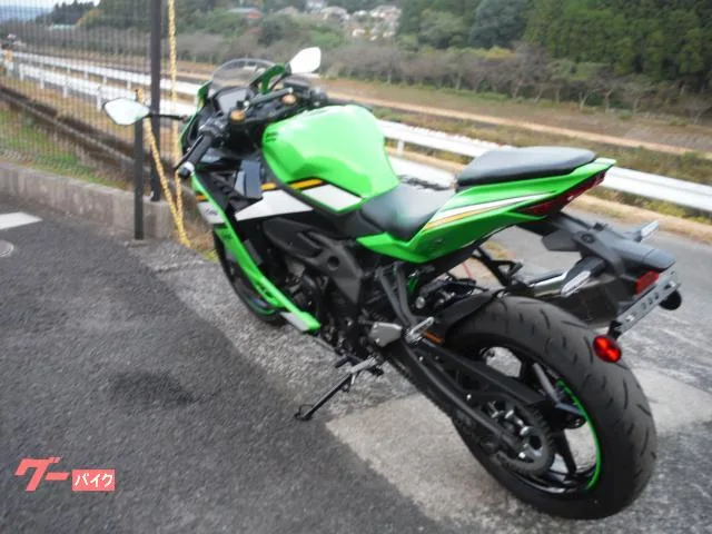 Kawasaki Ninja ZX-4RR KRT ED 2025 USBC ETC 2025 — миниатюра 3