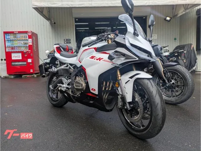 QJMOTOR SRK 400RS 2026 — фото 1, купить с доставкой в Москву