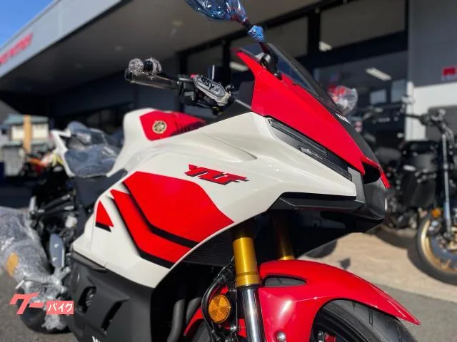 Yamaha YZF-R3 70th USB YSP5 2026 — миниатюра 2