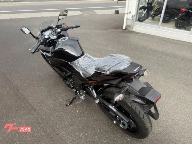 Suzuki GSX250R 2025 — миниатюра 3
