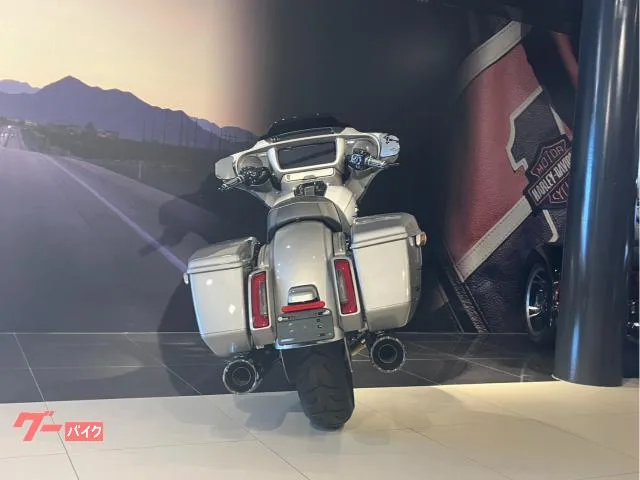HARLEY-DAVIDSON CVO FLHXSE 2023 — миниатюра 3