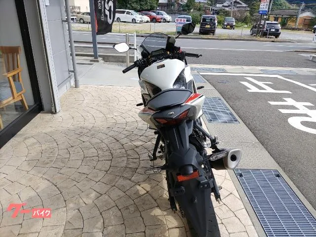 Yamaha YZF-R3 WGP60th Anniversary 2022 — миниатюра 3