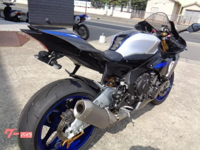 Yamaha YZF-R1M 2022 — миниатюра 2