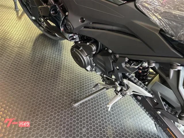 Kawasaki Z400 / 2024 — миниатюра 3