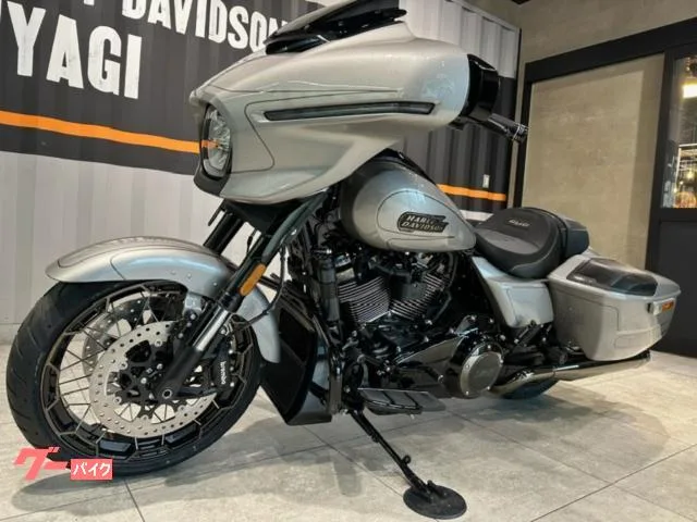 HARLEY-DAVIDSON CVO FLHXSE 2023 — миниатюра 4