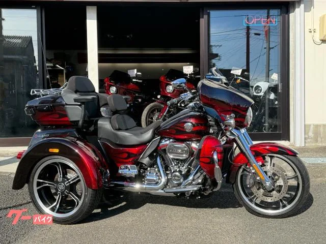 HARLEY-DAVIDSON CVO FLHTCUTGSE ETC PLAY 2022 — миниатюра 2