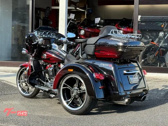HARLEY-DAVIDSON CVO FLHTCUTGSE ETC PLAY 2022 — миниатюра 5