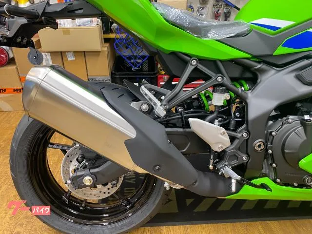 Kawasaki Ninja ZX-4RR MY26 2026 — миниатюра 3