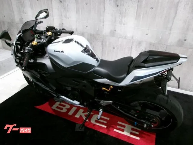 Kawasaki Ninja ZX-4R SE // 2025 — миниатюра 3