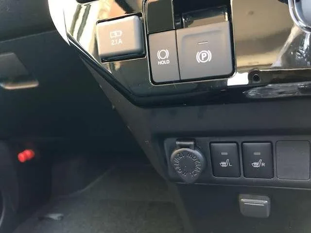 Toyota ROOMY CUSTOM G 2024 — миниатюра 3
