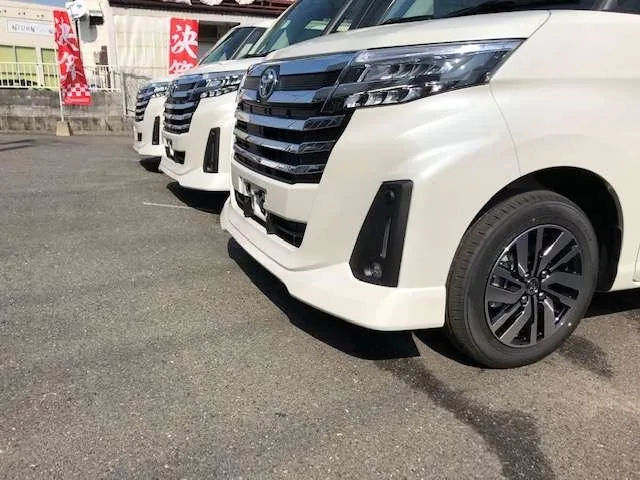 Toyota ROOMY CUSTOM G 2023 — миниатюра 4