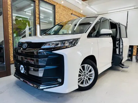 Toyota NOAH 2023 buy in Moscow
