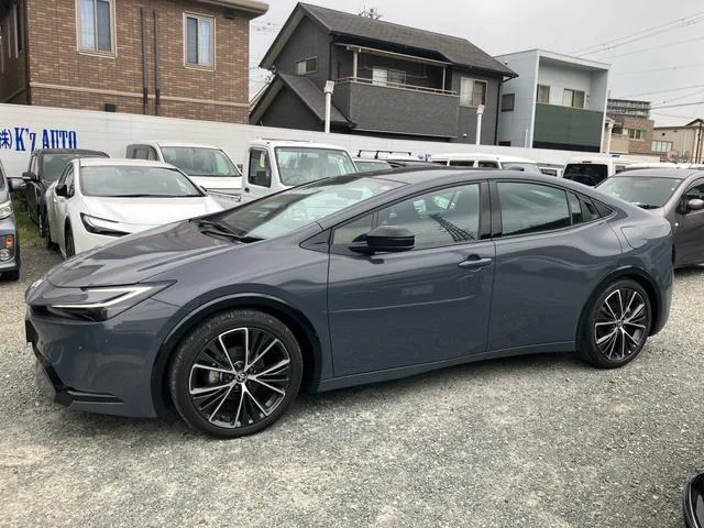 Toyota Prius Z 2025 — миниатюра 3