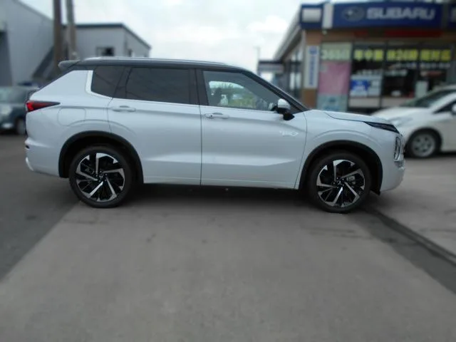 Mitsubishi OUTLANDER PHEV P 2022 — миниатюра 2
