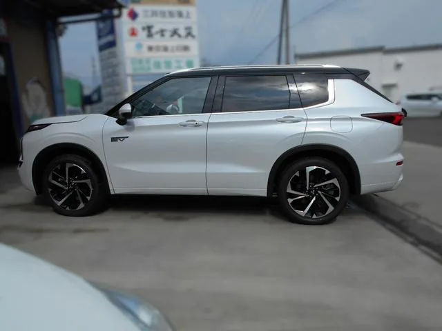 Mitsubishi OUTLANDER PHEV P 2022 — миниатюра 3