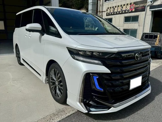 Toyota VELLFIRE HYBRID Z PREMIER 2024 — фото 1, купить с доставкой в Москву