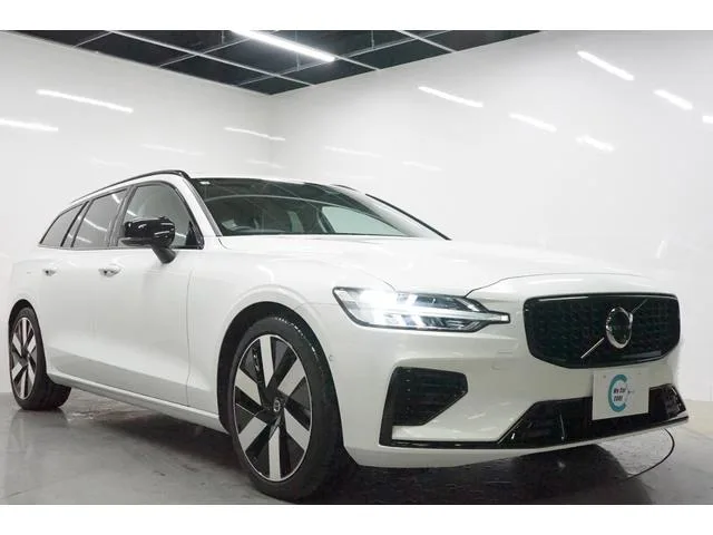 Volvo V60 ULTRA T6 AWD PLUGIN HYBRID 2025 — фото 1, купить с доставкой в Москву