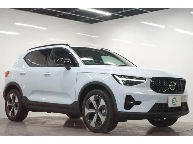 Volvo XC40 ULTRA B4 AWD DARK EDITION 2026 — фото 1, купить с доставкой в Москву