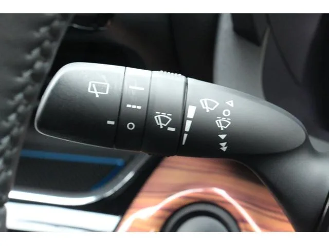 Toyota YARIS CROSS HYBRID Z 2024 — миниатюра 3