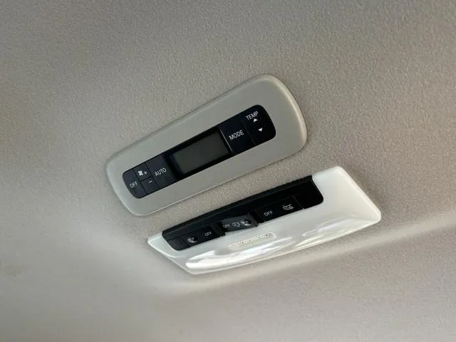 Nissan SERENA E-POWER HIGHWAY STAR V 2022 — миниатюра 4