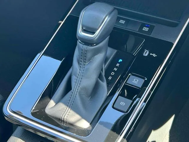 Toyota CorollaCross HYBRID Z 2025 — миниатюра 3