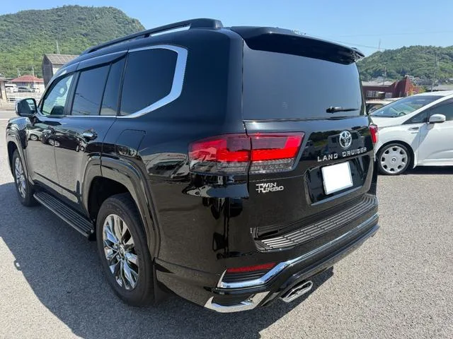 Toyota Land Cruiser ZX 2023 — миниатюра 3