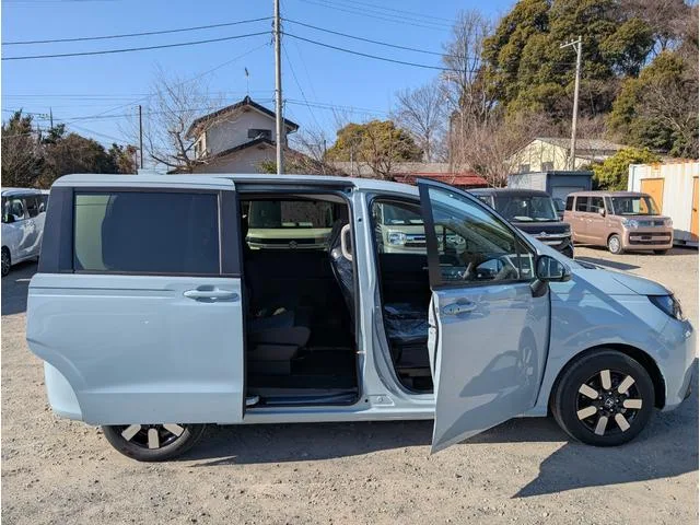 Honda FREED E:HEV AIR EX 2025 — миниатюра 3