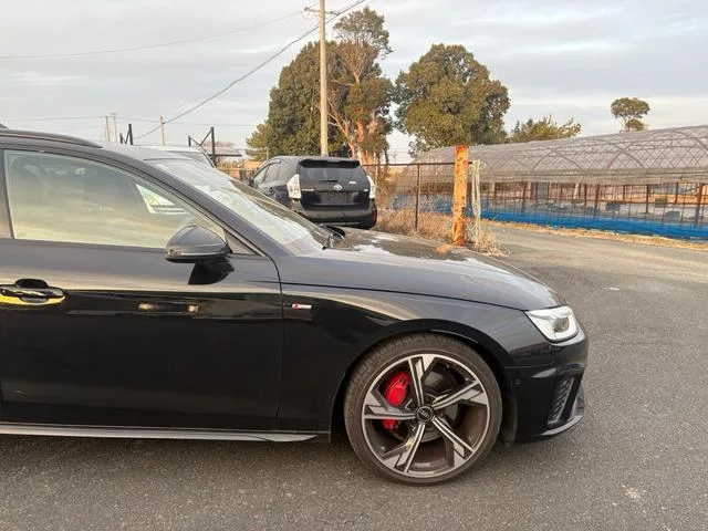 Audi A4 AVANT BLACK STYLE PLUS 2022 — миниатюра 4