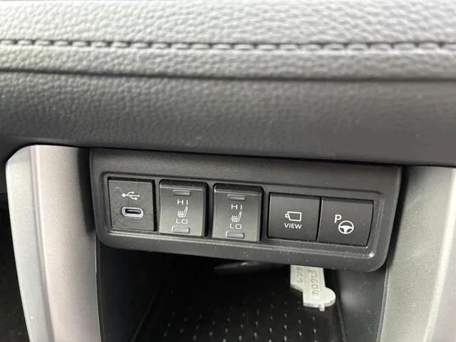 Toyota CorollaCross HYBRID Z 2025 — миниатюра 4
