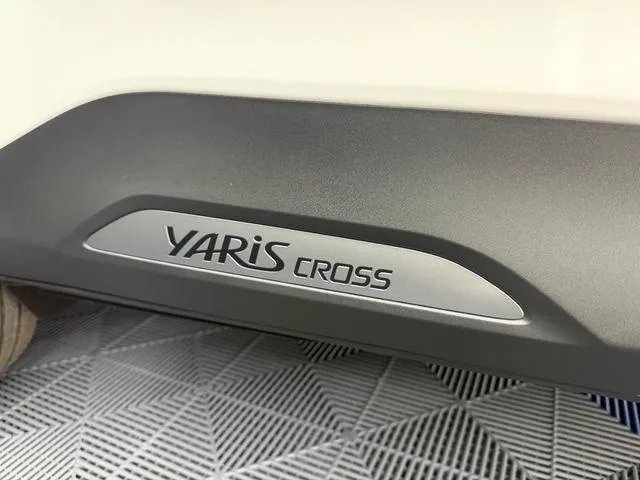 Toyota YARIS CROSS HYBRID Z 2026 — миниатюра 5