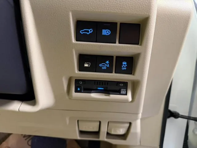 Toyota LAND CRUISER ZX 2024 — миниатюра 3
