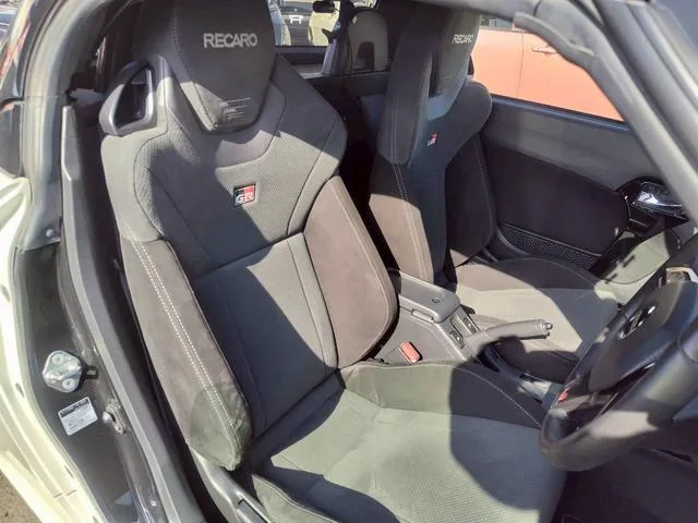 Toyota COPEN GR SPORT 2023 — миниатюра 3