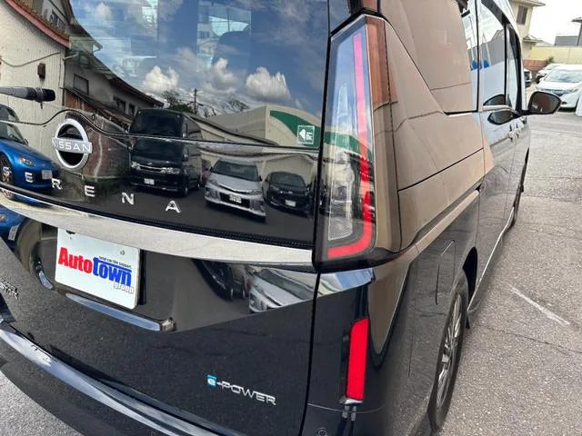 Nissan SERENA E-POWER HIGHWAY STAR V 2023 — миниатюра 5