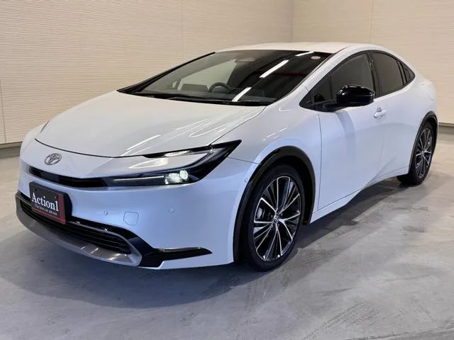 Toyota Prius Z 2023 — миниатюра 2