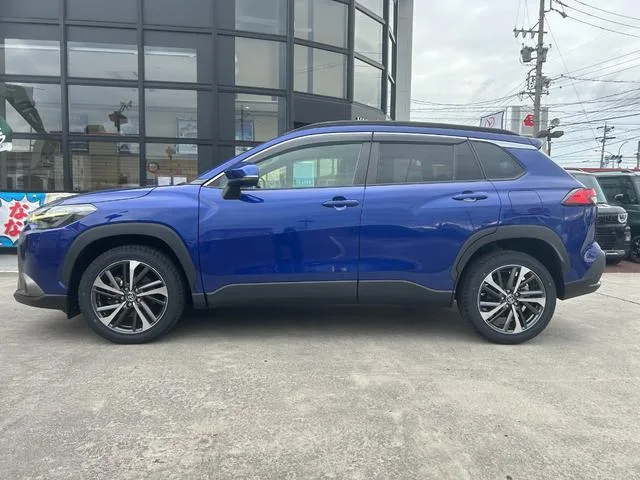 Toyota CorollaCross HYBRID Z 2022 — миниатюра 3