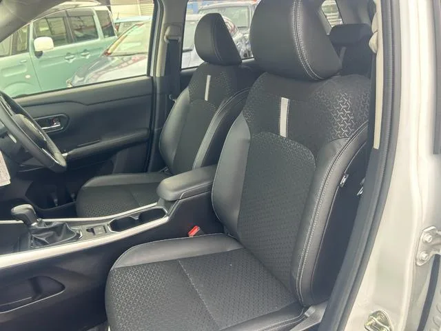 Daihatsu ROCKY PREMIUM G HEV 2022 — миниатюра 4