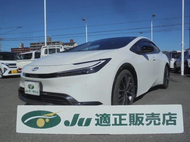 Toyota Prius Z 2023 — фото 1, купить с доставкой в Москву