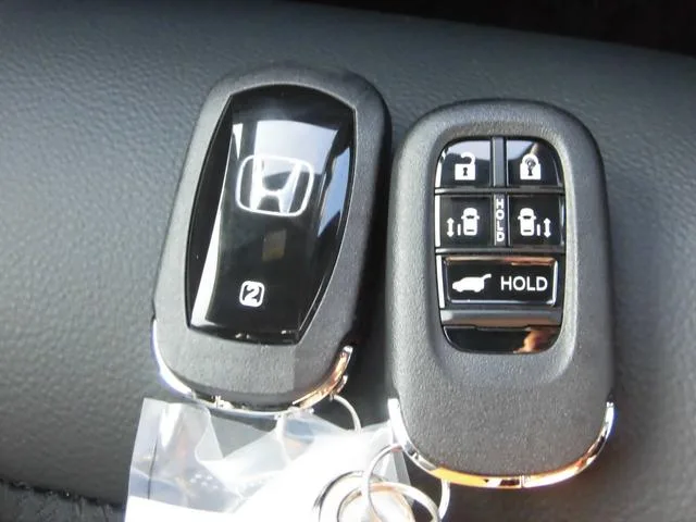 Honda STEPWAGON E:HEV SPADA 2025 — миниатюра 3