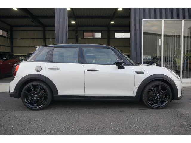 MINI MINI COOPER S RESOLUTE EDITION 2023 — миниатюра 2