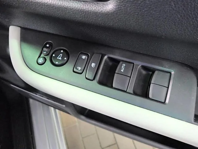 Honda FREED E:HEV AIR EX 2025 — миниатюра 4