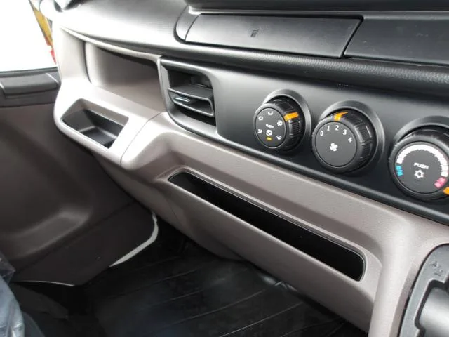 Mitsubishi Fuso CANTER DOUBLE CAB ALL LOW FLOOR 2025 — миниатюра 3