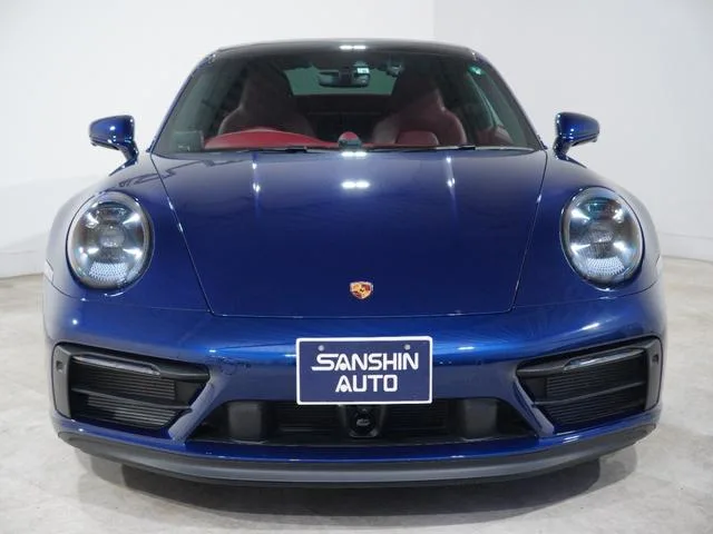 Porsche 911 2022 — миниатюра 2