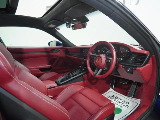 Porsche 911 2022 — миниатюра 5