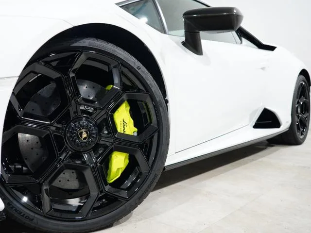 Lamborghini Huracan 2024 — миниатюра 4