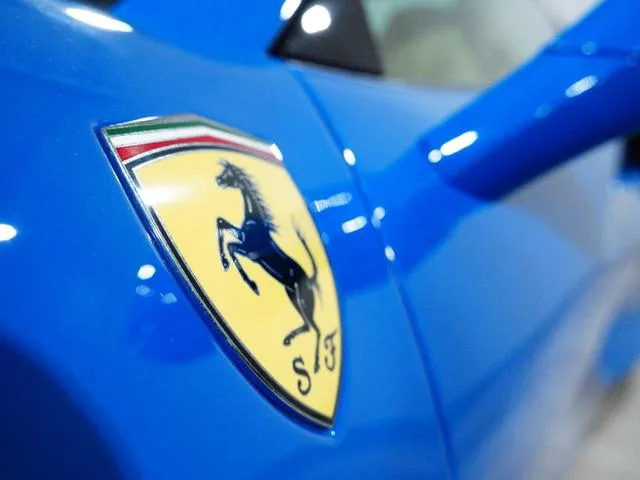 Ferrari F8 SPIDER BASE GRADE 2023 — миниатюра 5