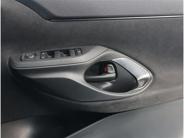 Toyota YARIS CROSS HYBRID Z 2024 — миниатюра 2