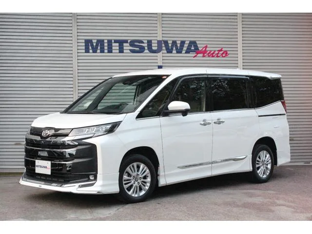 Toyota NOAH S-Z 2022 — фото 1, купить с доставкой в Москву