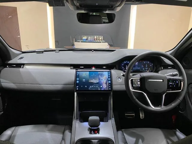 Land Rover Discovery Sport DYNAMIC SE D200 2024 — миниатюра 4